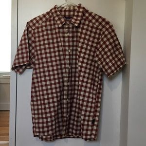 Patagonia men’s size M short sleeve button down